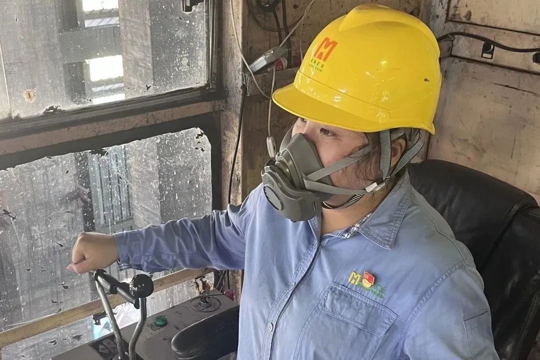 致敬“她”力量 海南礦業(yè)開展“國際婦女節(jié)”系列活動(dòng)4_20240309154117.jpg