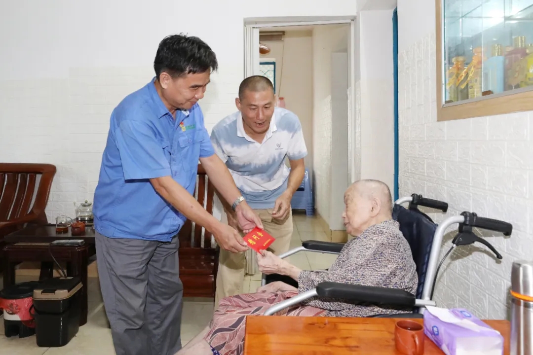 海南礦業(yè)開(kāi)展國(guó)慶節(jié)前慰問(wèn)活動(dòng)