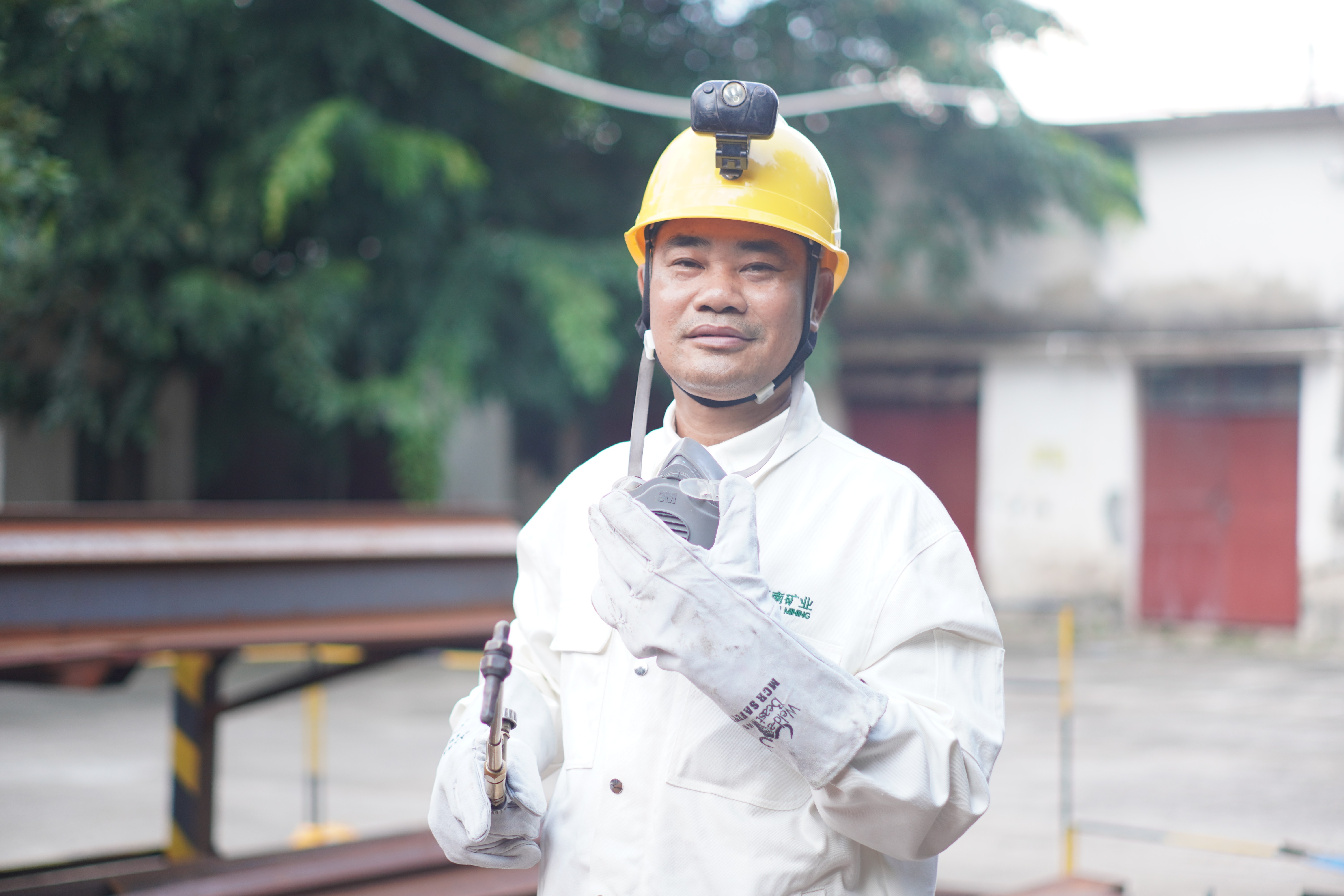 全國(guó)表彰！海南礦業(yè)員工李勇榮膺全國(guó)勞動(dòng)模范